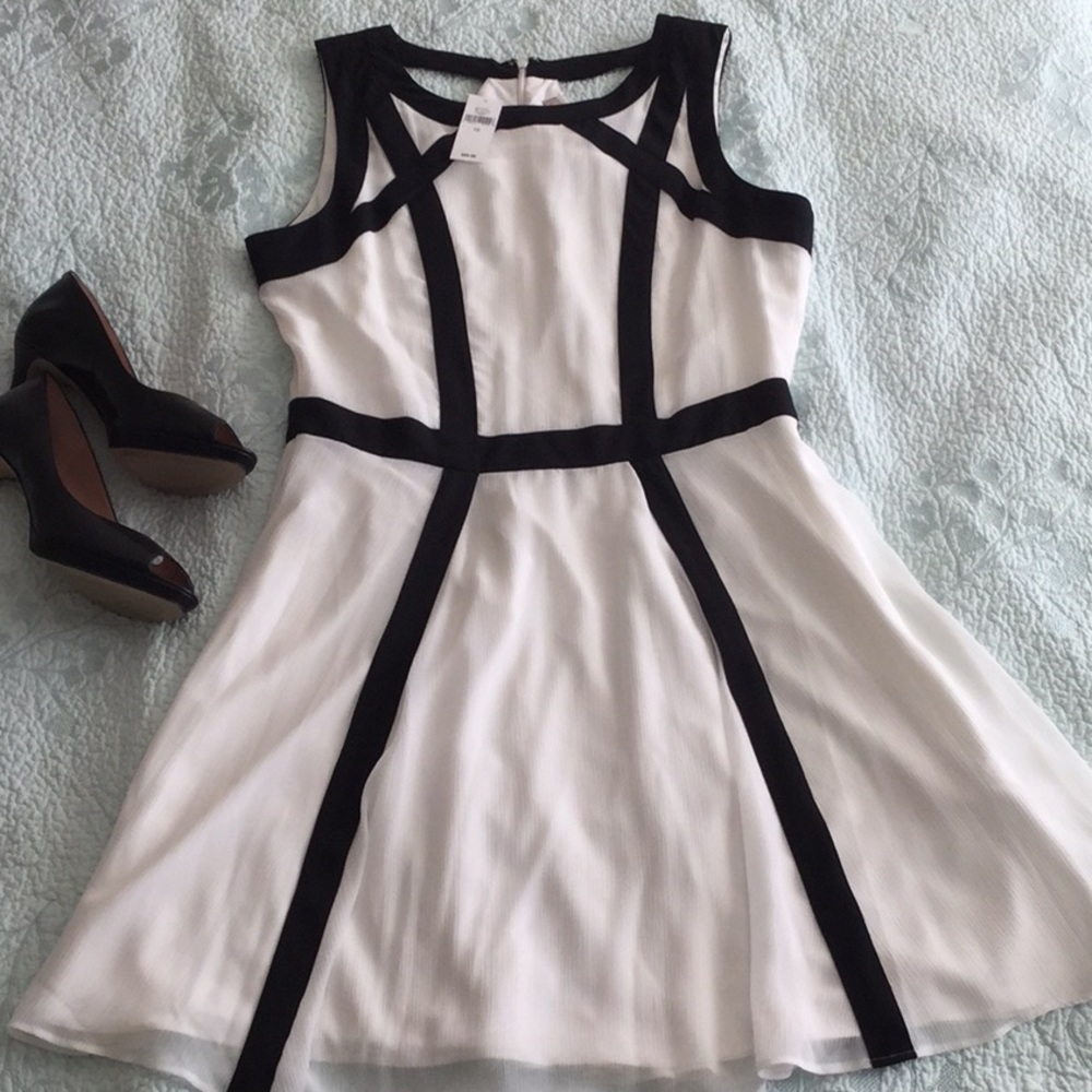 Banana republic black and white summer dress